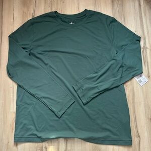 nwt alo long sleeve t-shirt in clover green